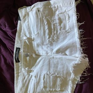 White frayed jean shorts